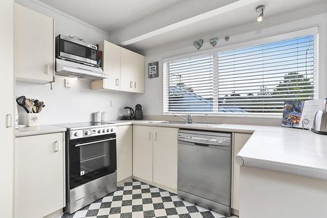 Photo of property in 10 Ambler Avenue, Glen Eden, Auckland, 0602