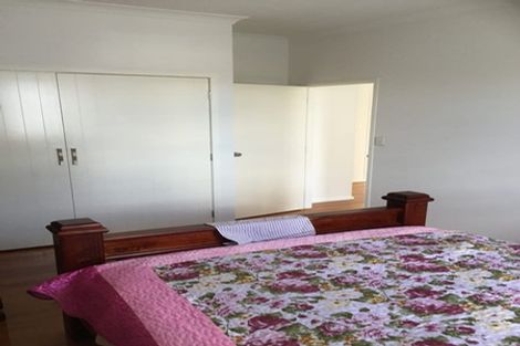 Photo of property in 3155 Great North Road, New Lynn, Auckland, 0600