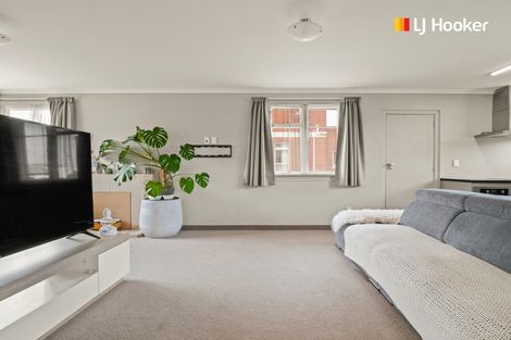 Photo of property in 73 Macandrew Road, South Dunedin, Dunedin, 9012