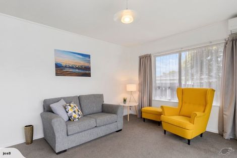 Photo of property in 1 Quo Vadis Place, Red Beach, 0932