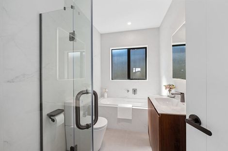 Photo of property in 52 Whakairo Crescent, Gulf Harbour, 0930