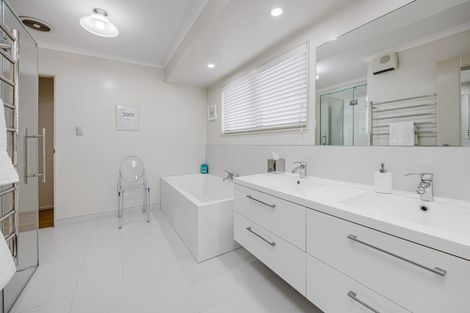 Photo of property in 58 Rushgreen Avenue, Pahurehure, Papakura, 2113