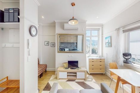 Photo of property in Fountain Court, 48u2 Oriental Parade, Oriental Bay, Wellington, 6011
