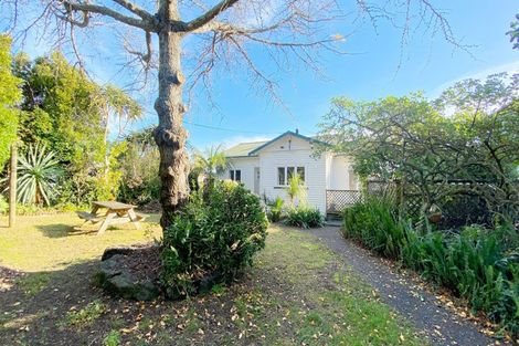 Photo of property in 122 Rathgar Road, Henderson, Auckland, 0610