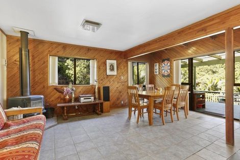 Photo of property in 236 Forest Hill Road, Waiatarua, Auckland, 0612