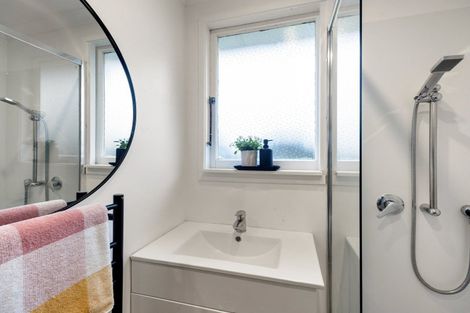 Photo of property in 21 Pollen Crescent, Melville, Hamilton, 3206