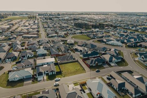 Photo of property in 16 Gemstone Place, Rolleston, 7615