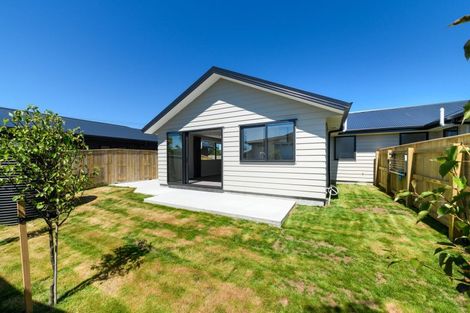 Photo of property in 2/68a Hedges Street, Sanson, 4817