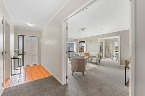 Photo of property in 23 Greenwood Place, Fitzherbert, Palmerston North, 4410