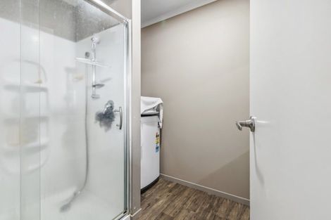 Photo of property in 102u9 Old Farm Road, Hamilton East, Hamilton, 3216