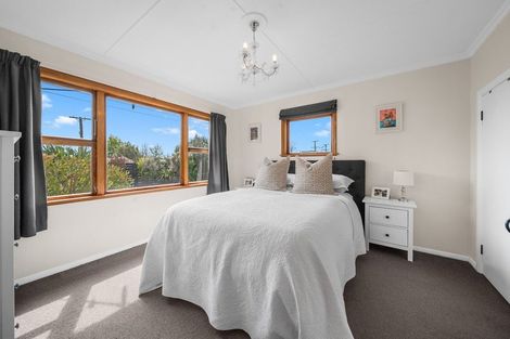 Photo of property in 73 Jellicoe Street, Martinborough, 5711