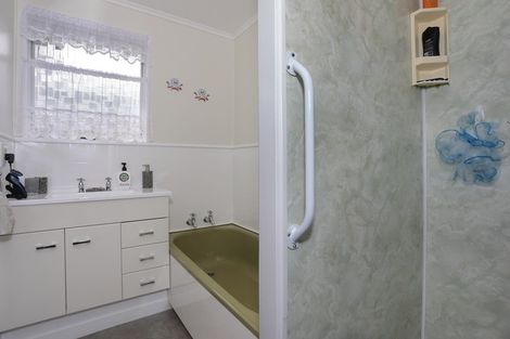 Photo of property in 18 Russell Street, Feilding, 4702