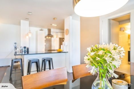 Photo of property in 8u6b Lipman Street, Mount Victoria, Wellington, 6011