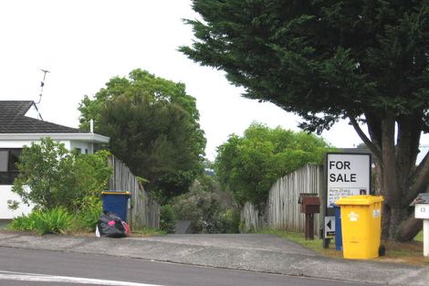 Photo of property in 1/15 Bronzewing Terrace, Unsworth Heights, Auckland, 0632