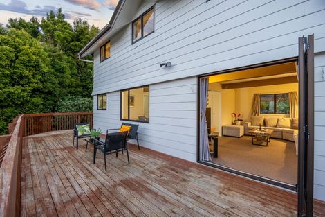 Photo of property in 2/70 Ayton Drive, Totara Vale, Auckland, 0629