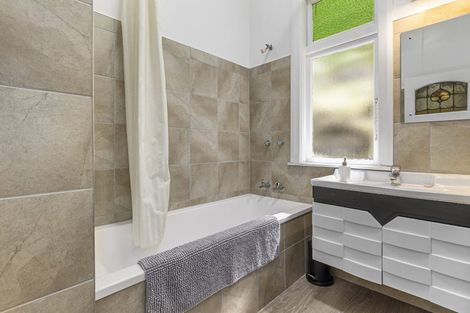 Photo of property in 331 Ravensbourne Road, Maia, Dunedin, 9022