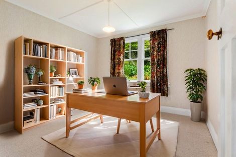 Photo of property in 1 Seaforth Terrace, Karori, Wellington, 6012