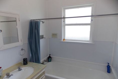 Photo of property in 16 Jackson Avenue, Highbury, Palmerston North, 4412