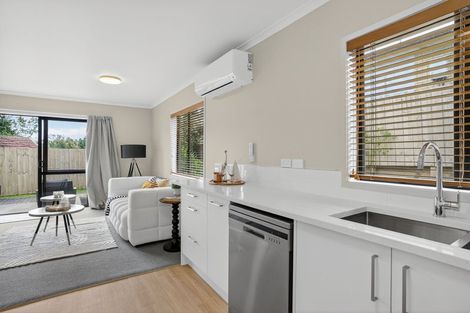 Photo of property in 61d Sabulite Road, Kelston, Auckland, 0602