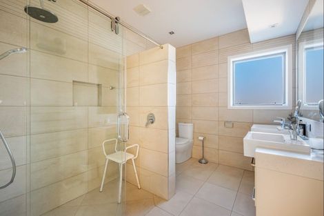 Photo of property in 15 Valley Crescent, Wanaka, 9305