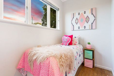 Photo of property in 637 Swanson Road, Swanson, Auckland, 0612
