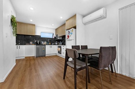 Photo of property in 10d Benton Place, Manurewa, Auckland, 2102