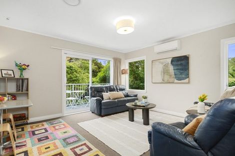 Photo of property in 15 Ngatitoa Street, Tawa, Wellington, 5028