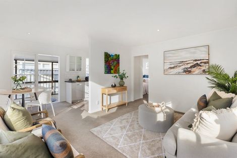 Photo of property in 165b Queens Drive, Lyall Bay, Wellington, 6022