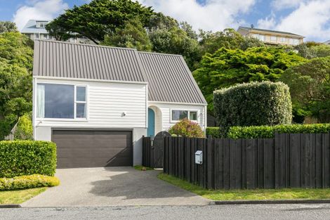Photo of property in 105 Akaroa Drive, Maupuia, Wellington, 6022