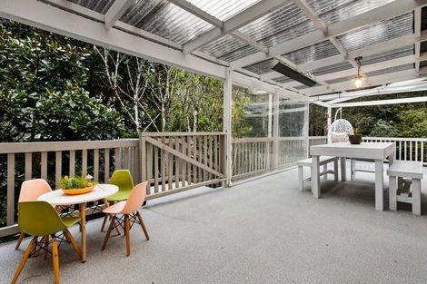Photo of property in 30 Mahoe Road, Titirangi, Auckland, 0604