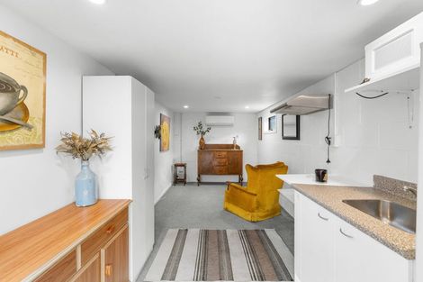 Photo of property in 21 Greendale Avenue, Avonhead, Christchurch, 8042