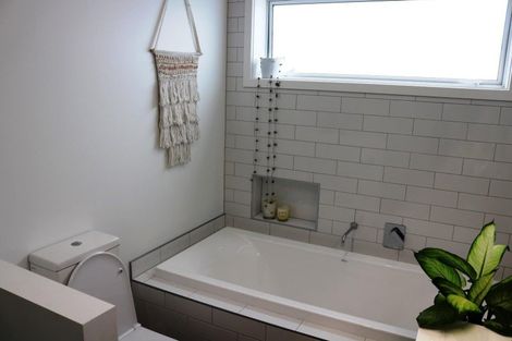 Photo of property in 420a Whangaparaoa Road, Stanmore Bay, Whangaparaoa, 0932