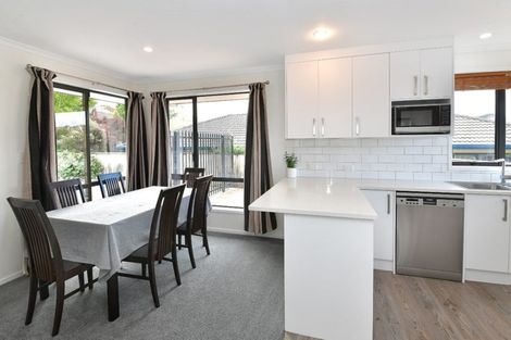 Photo of property in 66 Cabeleigh Drive, Helensville, 0800