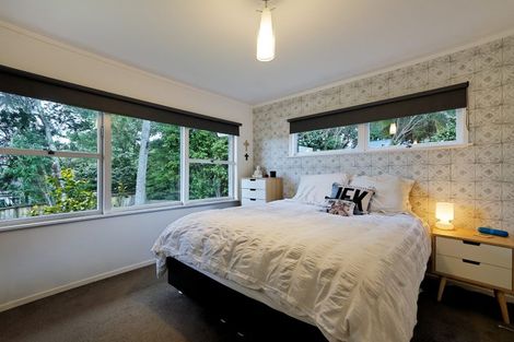 Photo of property in 12 Havelle Avenue, Titirangi, Auckland, 0604