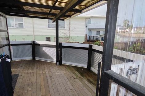 Photo of property in 3 Blue Way, Glendene, Auckland, 0602