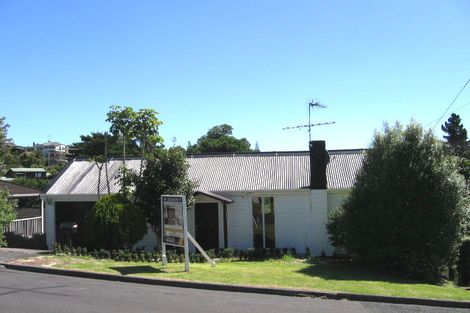 Photo of property in 92 Castor Bay Road, Castor Bay, Auckland, 0620