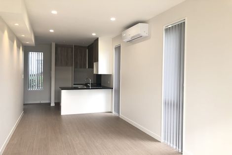 Photo of property in 4/21 Akoranga Drive, Northcote, Auckland, 0627