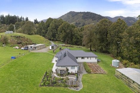 Photo of property in 120 East Mangahuia Road, Rangiwahia, Kimbolton, 4774
