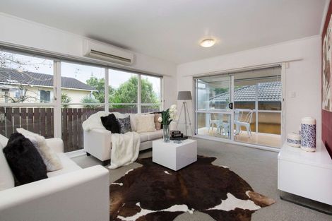 Photo of property in 33 Minaret Drive, Bucklands Beach, Auckland, 2014