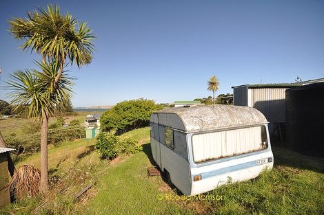 Photo of property in 32 Sandy Beach Road, Tinopai, 0593