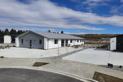 Photo of property in 37 Howden Drive, Jacks Point, 9371