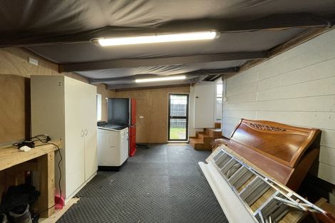 Photo of property in 94 Roberts Road, Te Atatu South, Auckland, 0610