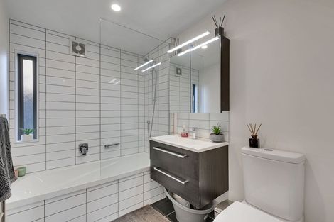 Photo of property in 7u7 Handyside Street, Tawa, Wellington, 5028