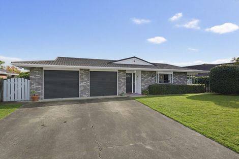 Photo of property in 16 Easton Way, Levin, 5510