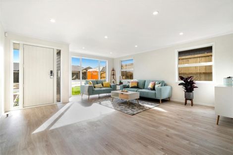 Photo of property in 11 Lusitano Drive, Karaka, Papakura, 2113