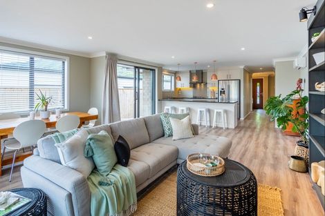 Photo of property in 11 Mahia Lane, Waikanae, 5036