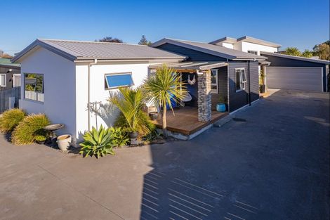 Photo of property in 3 Kamahi Street, Castlecliff, Whanganui, 4501