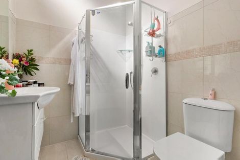 Photo of property in 97 Hallenstein Street, Queenstown, 9300