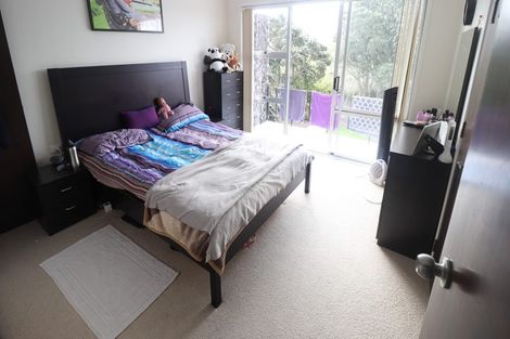 Photo of property in 1/37 Shanaway Rise, Hillcrest, Auckland, 0627