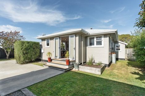 Photo of property in 12b Broadway Street, Martinborough, 5711